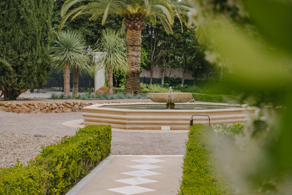 exclusive garden ADARVE